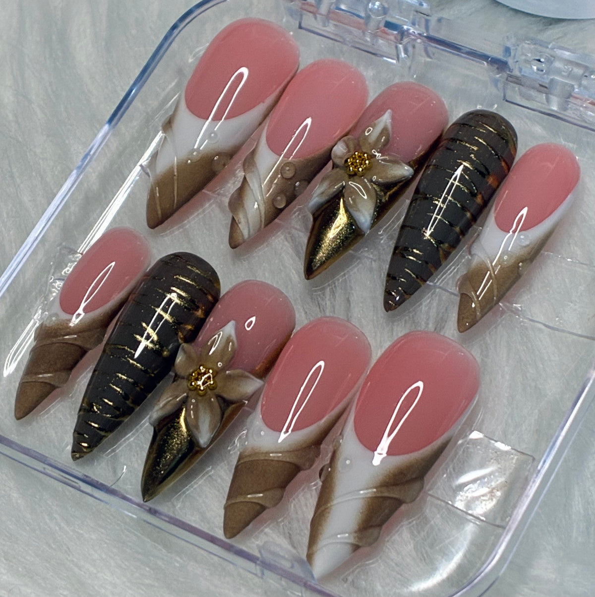Khaki Cameo