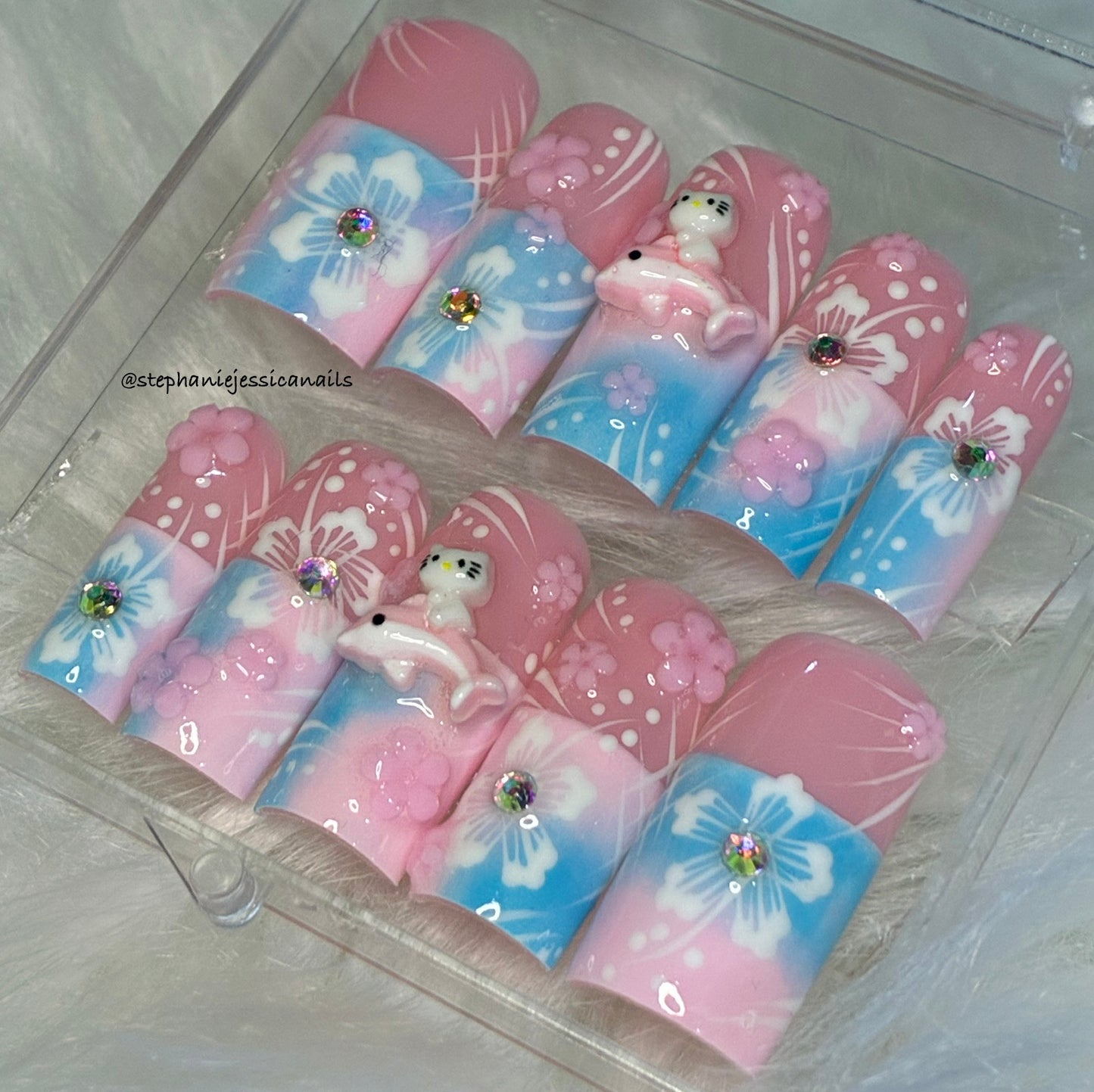 Hello Kitty Holiday