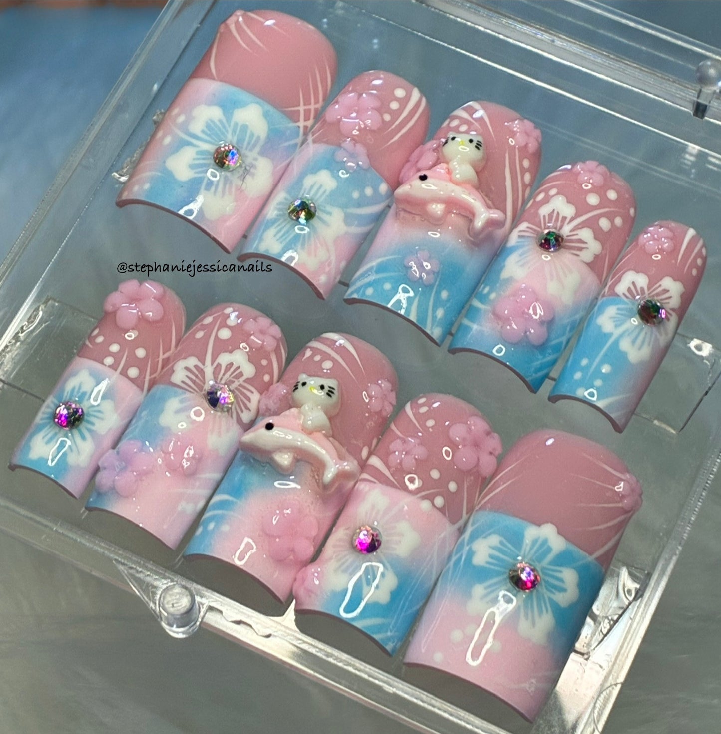 Hello Kitty Holiday