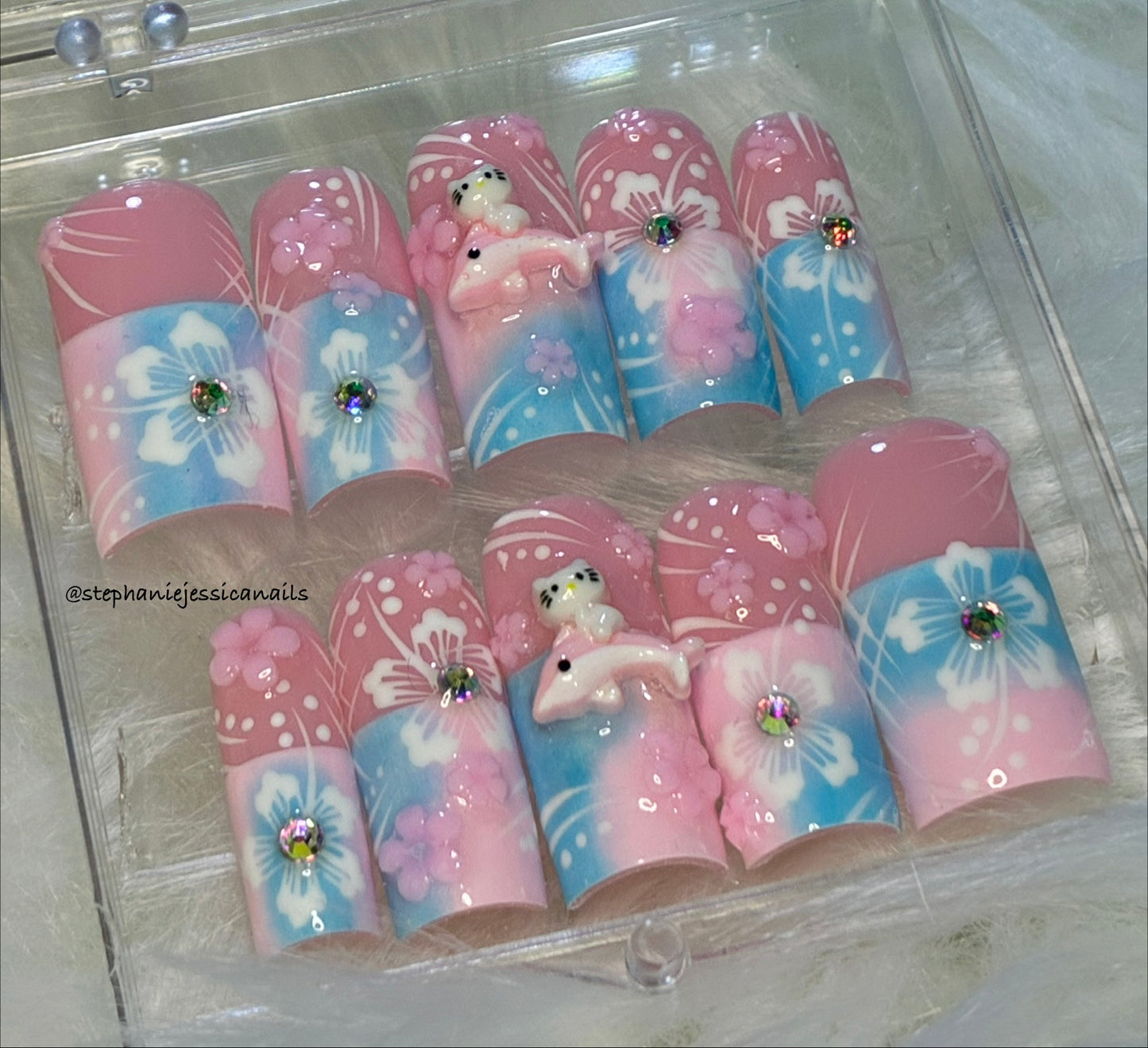 Hello Kitty Holiday